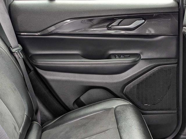 Used 2023 Jeep Grand Cherokee Altitude image 24
