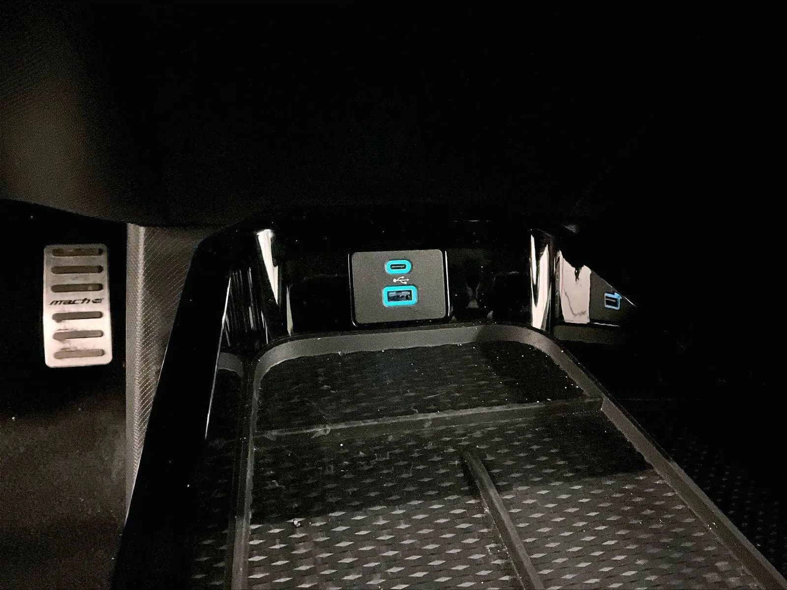 Certified 2022 Ford Mustang Mach-E Select AWD/4WD image 31