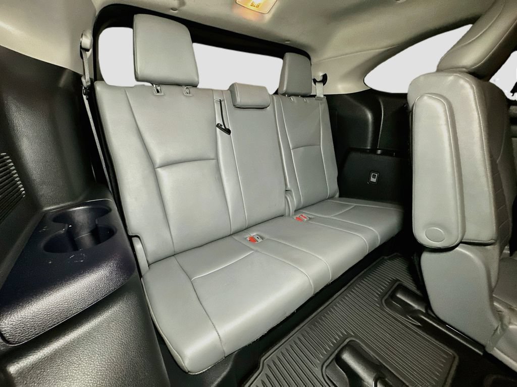 Used 2023 Toyota Highlander XLE AWD/4WD image 38