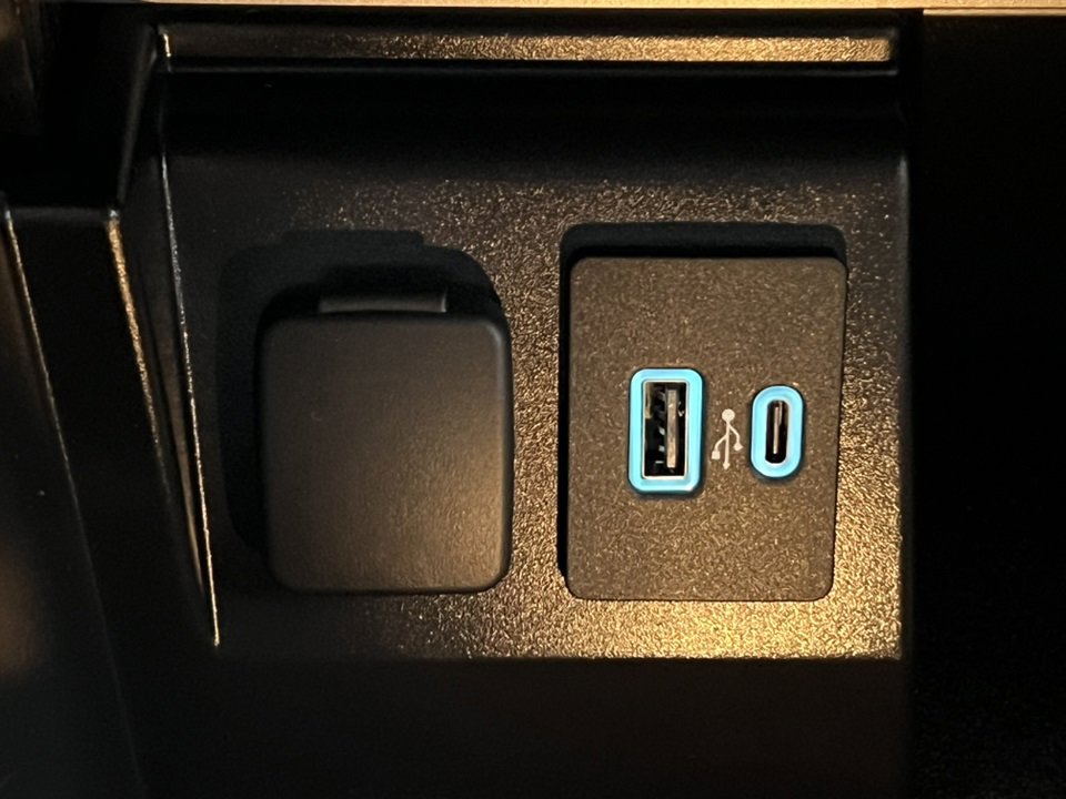 Certified 2023 Ford Explorer XLT w/ Equipment Group 202A image 28