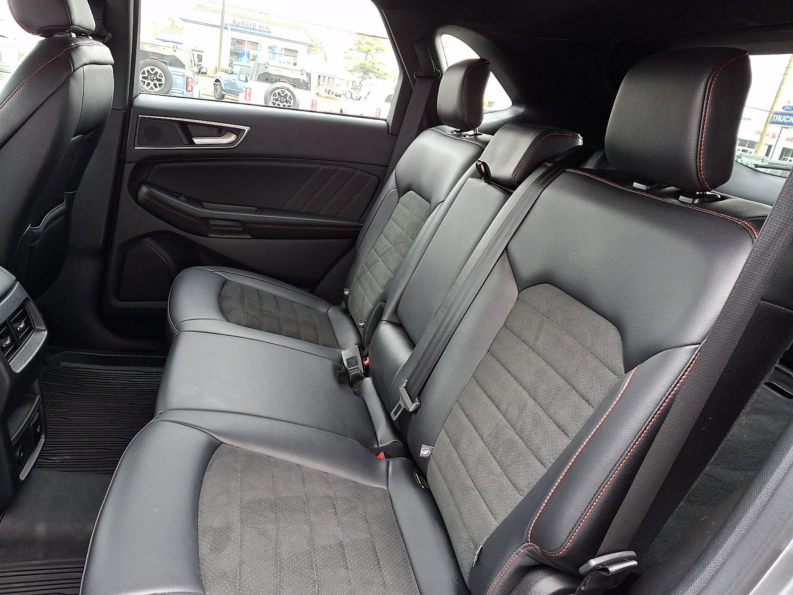 Certified 2022 Ford Edge ST-Line image 11