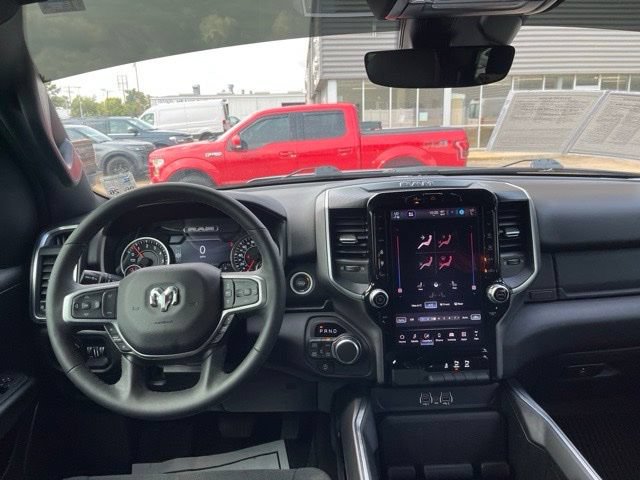Used 2025 RAM 1500 Big Horn AWD/4WD image 24