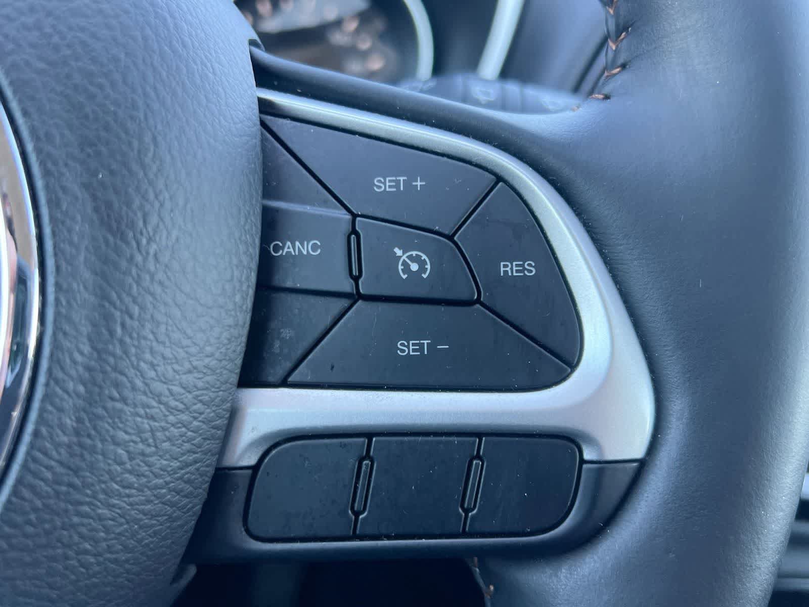 Used 2018 Jeep Compass Limited AWD/4WD image 24