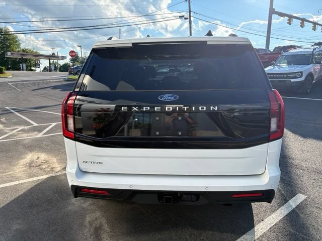 Certified 2025 Ford Expedition Active AWD/4WD image 4