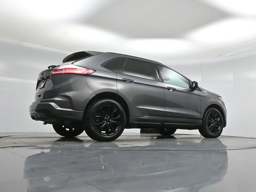 Certified 2022 Ford Edge SE w/ Black Appearance Package image 14