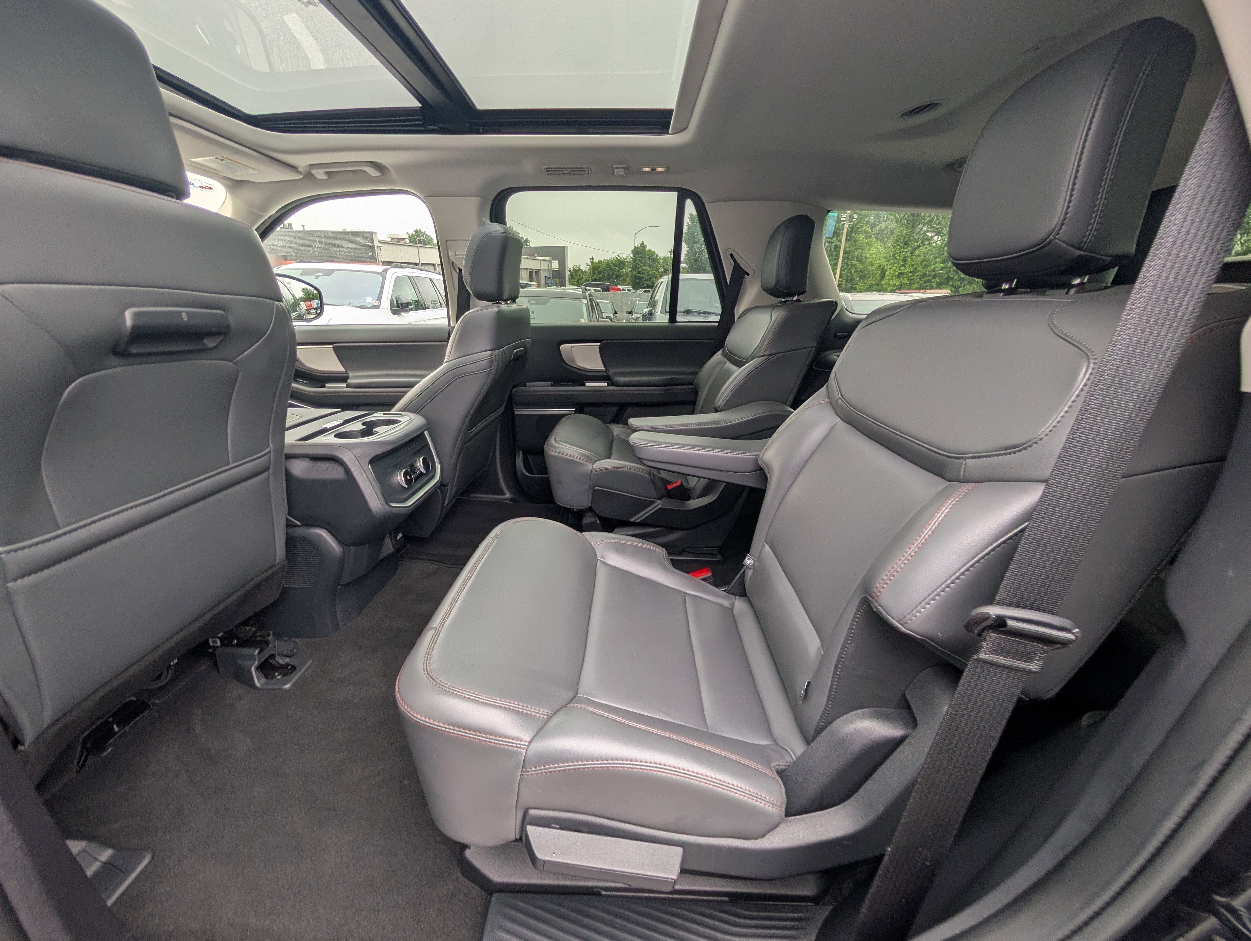 Certified 2025 Ford Expedition Active AWD/4WD image 19