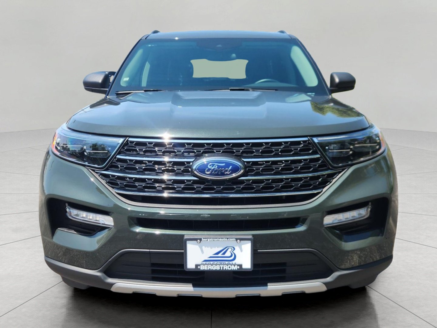 Certified 2024 Ford Explorer XLT w/ Equipment Group 202A AWD/4WD image 4