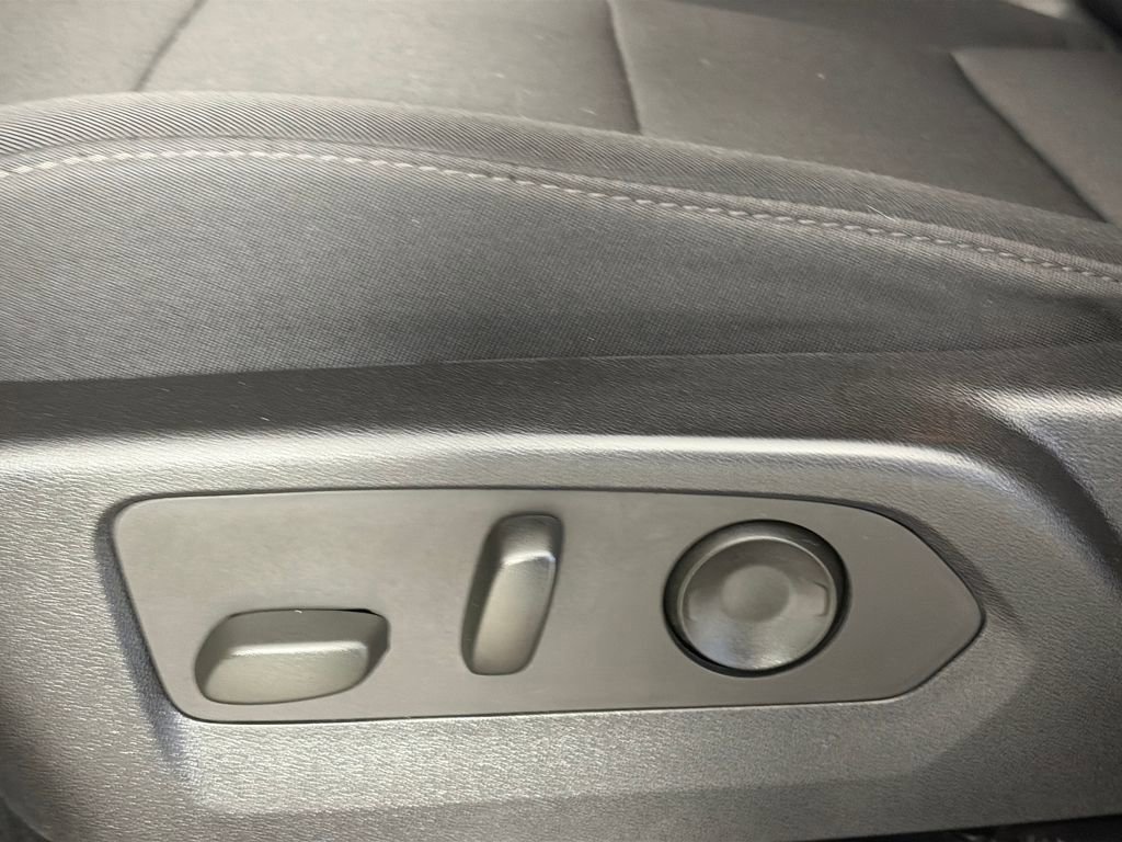 Used 2023 Chevrolet Colorado Trail Boss w/ Advanced Trailering Package image 24