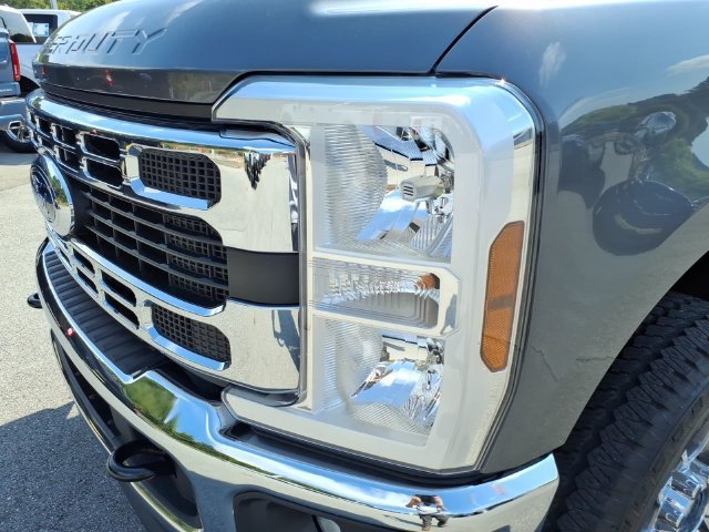 Certified 2025 Ford F350 XLT w/ XLT Value Package AWD/4WD image 4