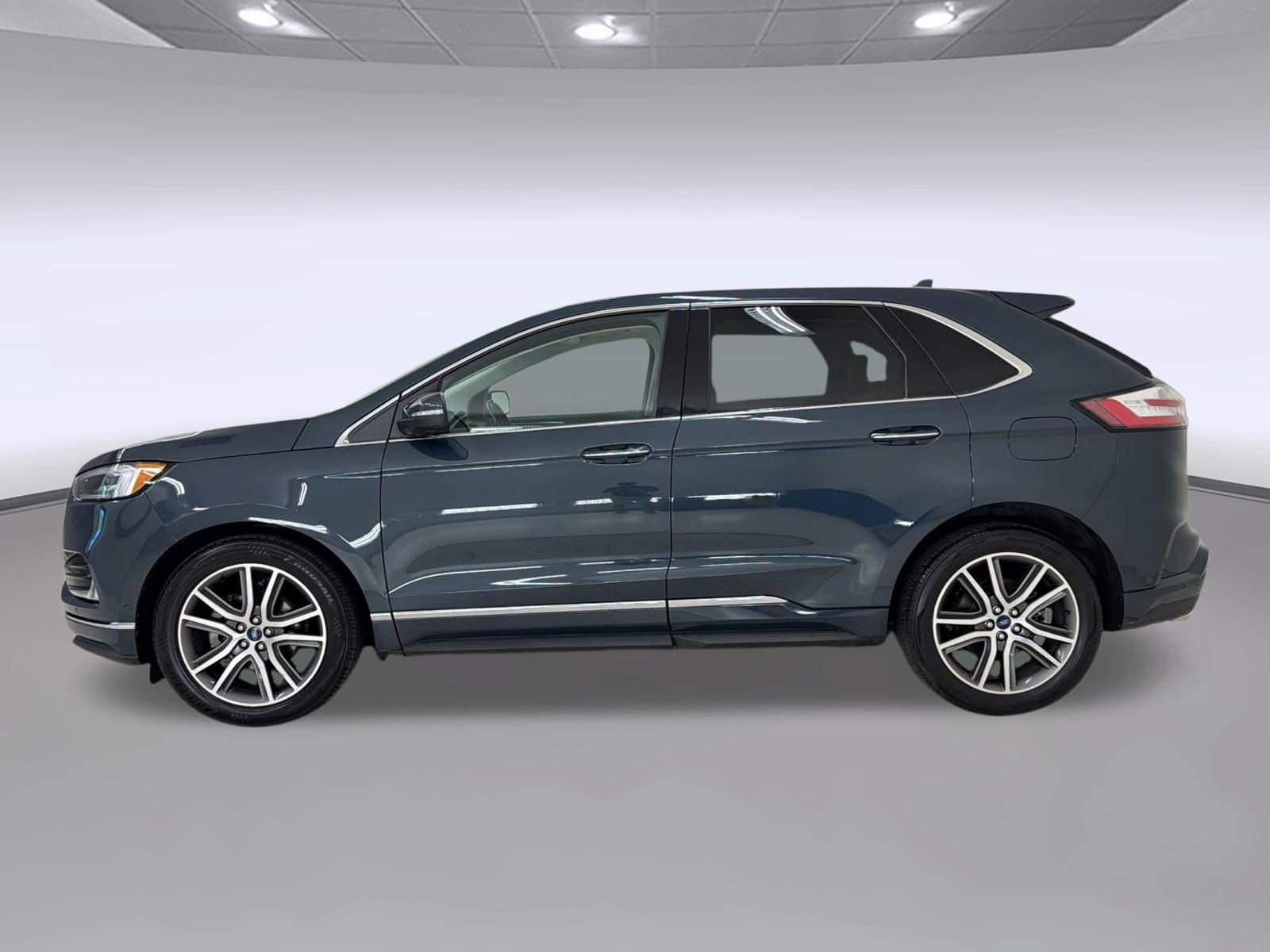 Certified 2019 Ford Edge Titanium w/ Equipment Group 301A FWD image 2