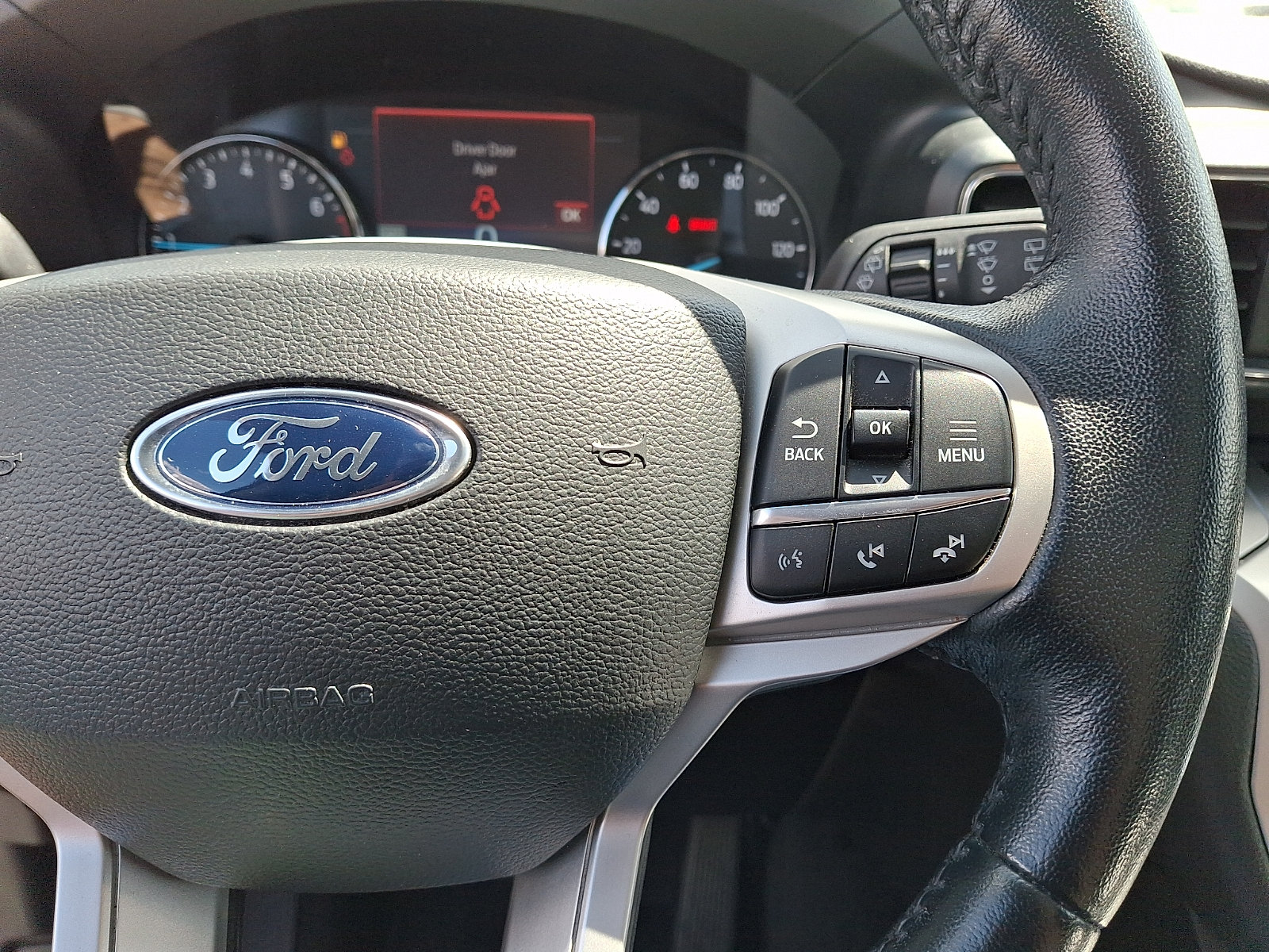 Certified 2022 Ford Explorer XLT w/ Equipment Group 202A AWD/4WD image 23