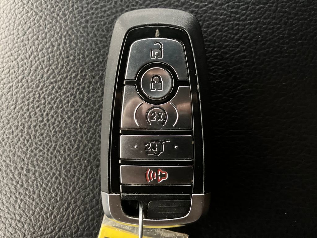 Certified 2018 Ford Expedition Max XLT w/ Equipment Group 202A image 33