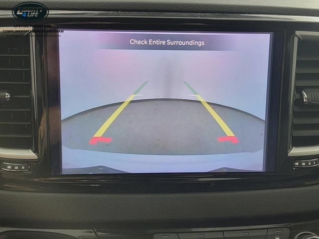 Used 2024 Chrysler Pacifica Touring-L FWD image 33