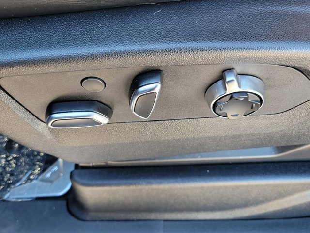 Used 2023 GMC Yukon Denali Ultimate image 27