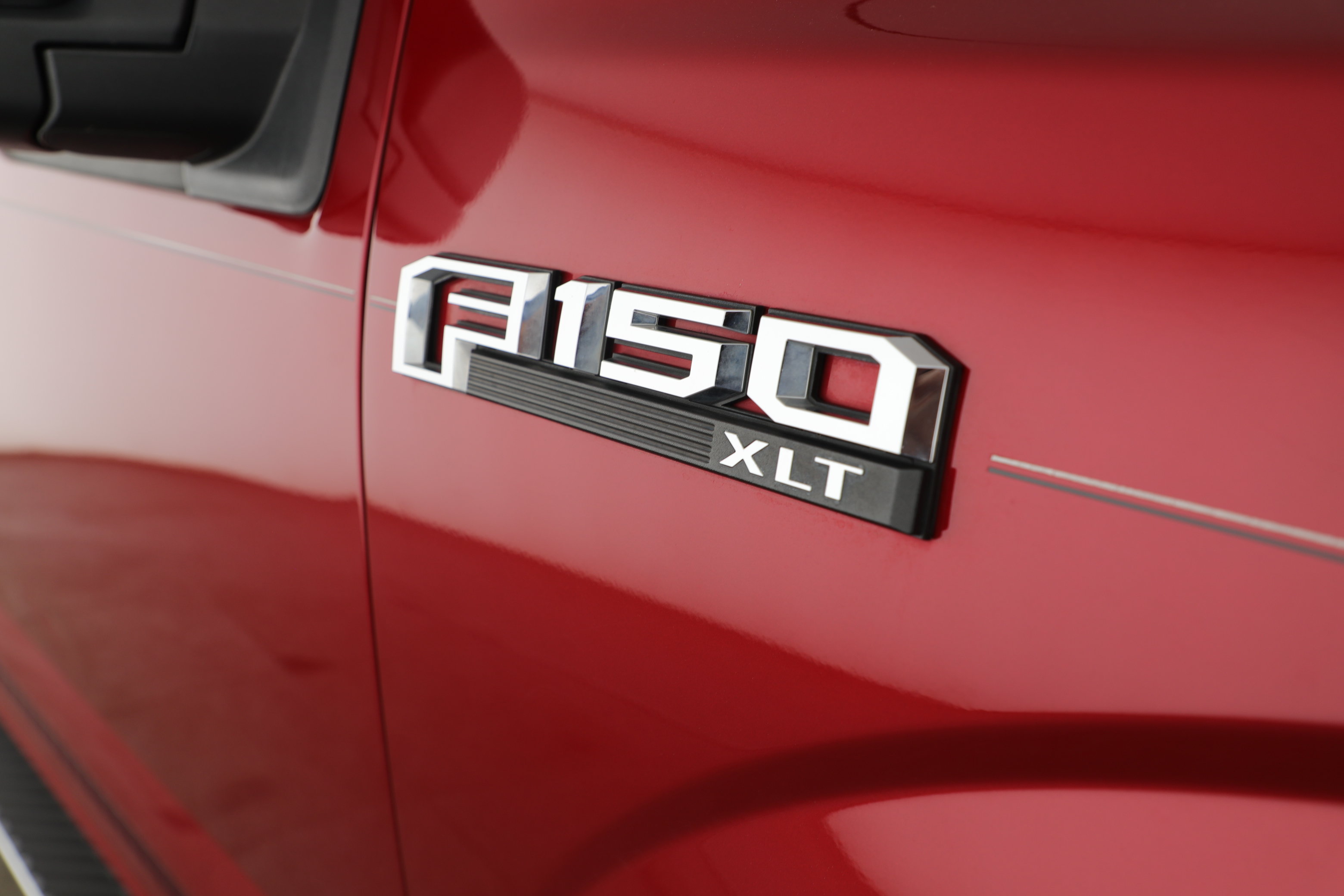 Certified 2020 Ford F150 XLT w/ Equipment Group 302A Luxury RWD image 5