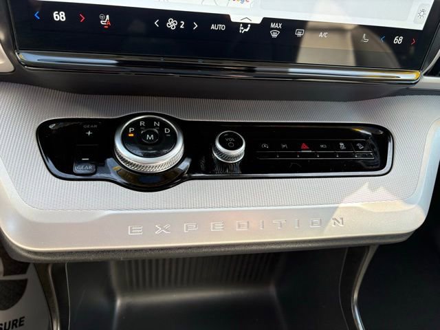 Certified 2025 Ford Expedition Active AWD/4WD image 29