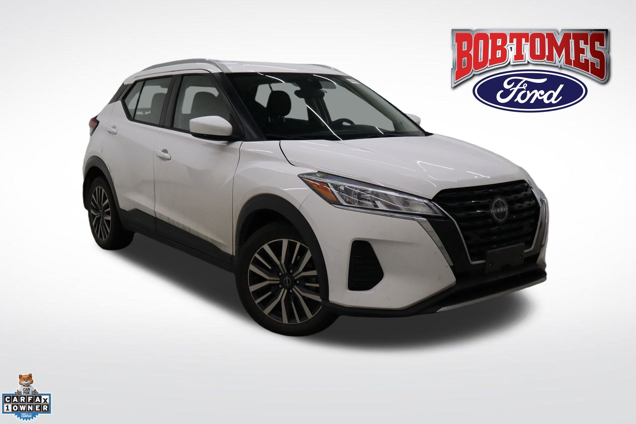Used 2022 Nissan Kicks SV image 1