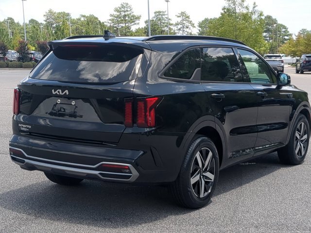 Used 2023 Kia Sorento S w/ Panoramic Sunroof Package FWD image 4