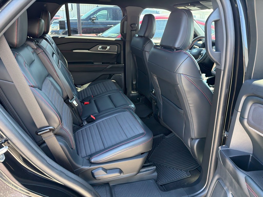 Certified 2025 Ford Explorer ST-Line w/ Premium Package RWD image 7