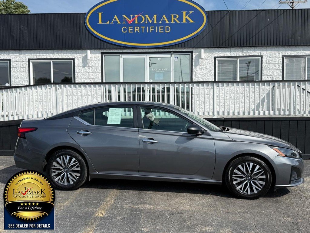 Used 2025 Nissan Altima 2.5 SV FWD image 4