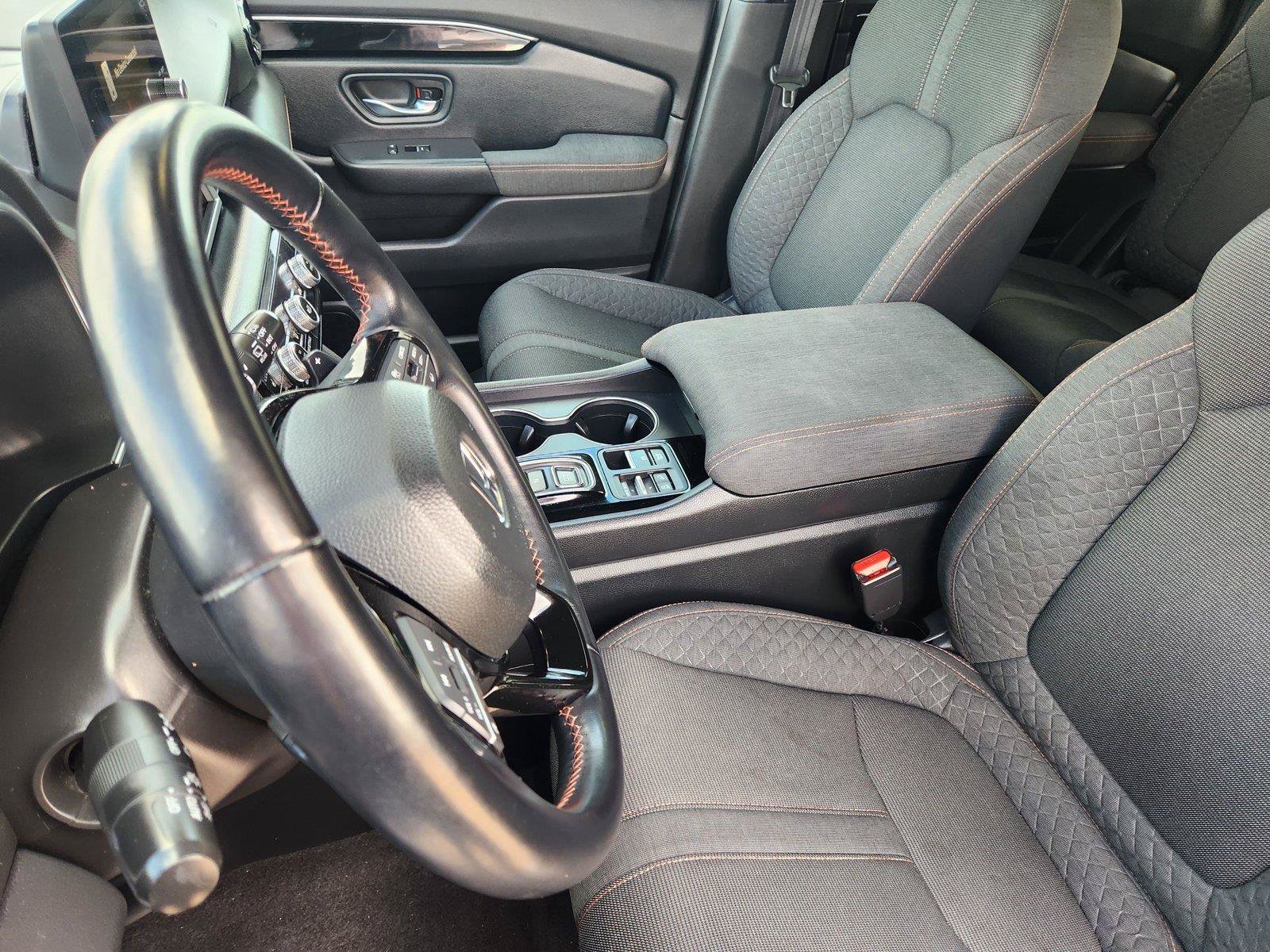 Used 2023 Honda Pilot Sport image 10