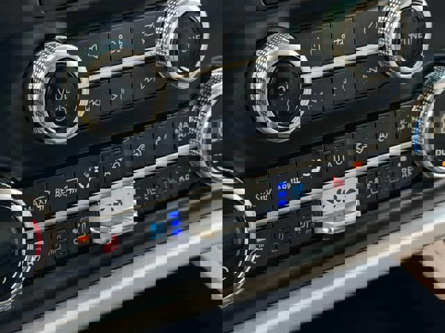 Certified 2024 Ford Expedition Max XLT image 32