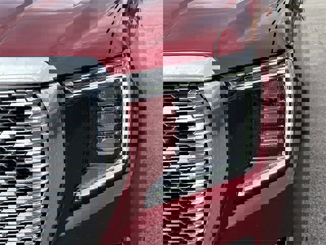 Used 2021 GMC Yukon Denali w/ Denali Premium Package image 10