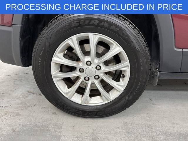 Used 2020 Jeep Cherokee Latitude w/ Cold Weather Group AWD/4WD image 2