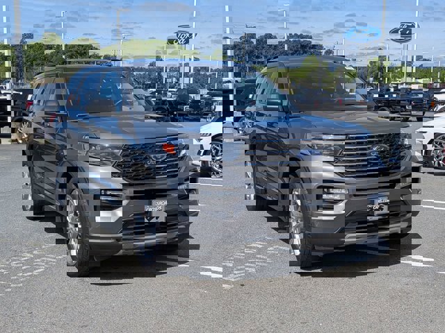 Certified 2023 Ford Explorer XLT w/ Equipment Group 202A RWD image 2