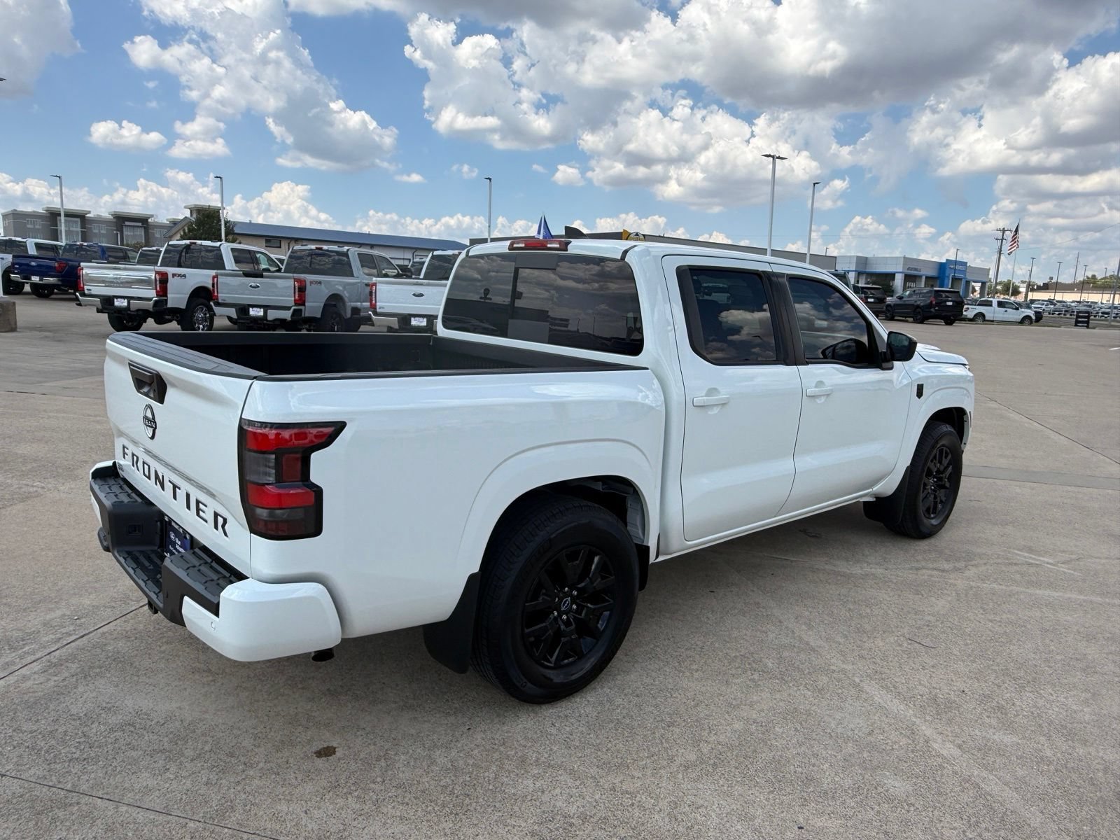 Used 2026 Nissan Frontier SV w/ Tow Package RWD image 5
