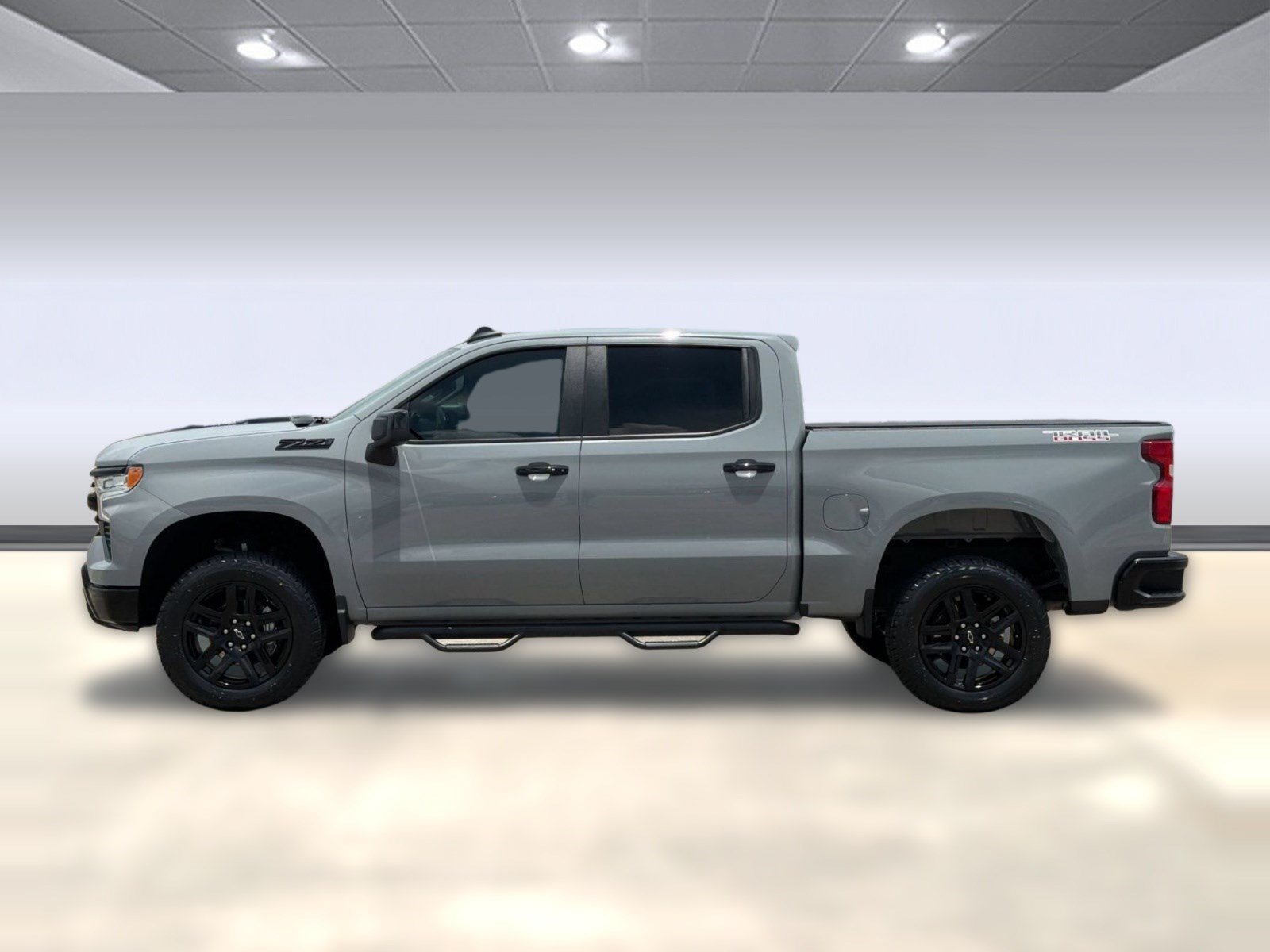 Used 2024 Chevrolet Silverado 1500 LT Trail Boss w/ Convenience Package II AWD/4WD image 2