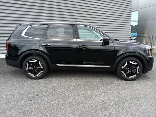 Used 2025 Kia Telluride S AWD/4WD image 2