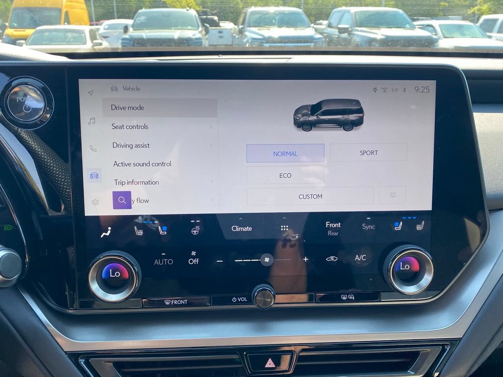 Used 2025 Lexus TX 500h AWD w/ Technology Package image 17