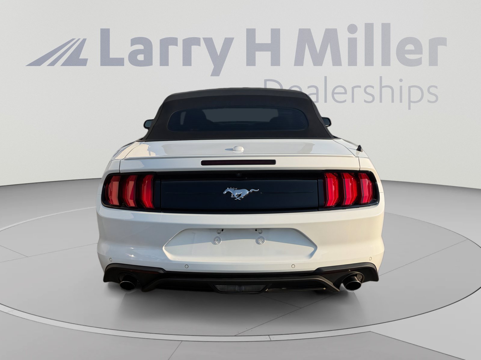 Certified 2022 Ford Mustang Premium RWD image 4