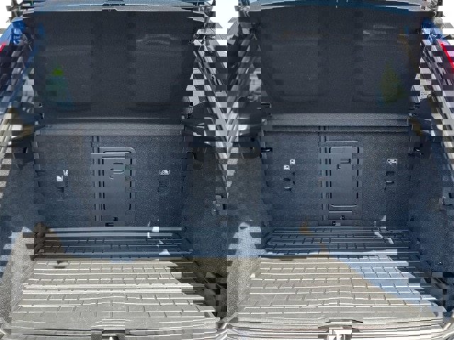 Used 2023 Volvo XC40 B5 Ultimate w/ Protection Package Premier image 22