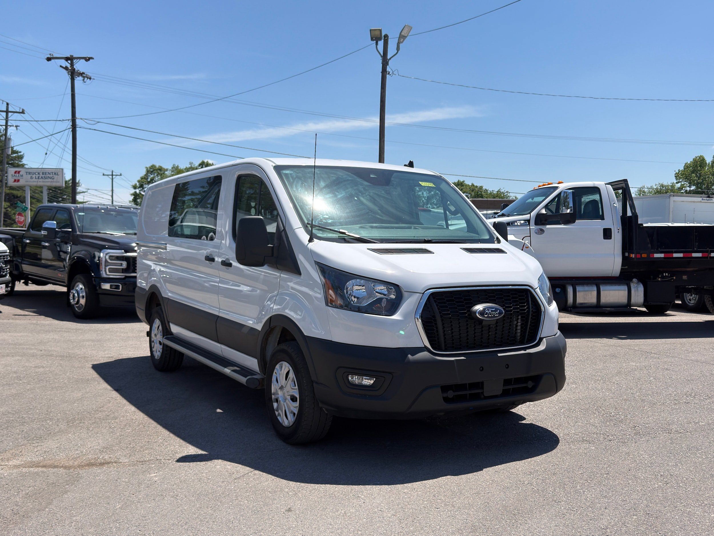 Certified 2025 Ford Transit 250 Low Roof w/ Exterior Upgrade Package RWD image 3