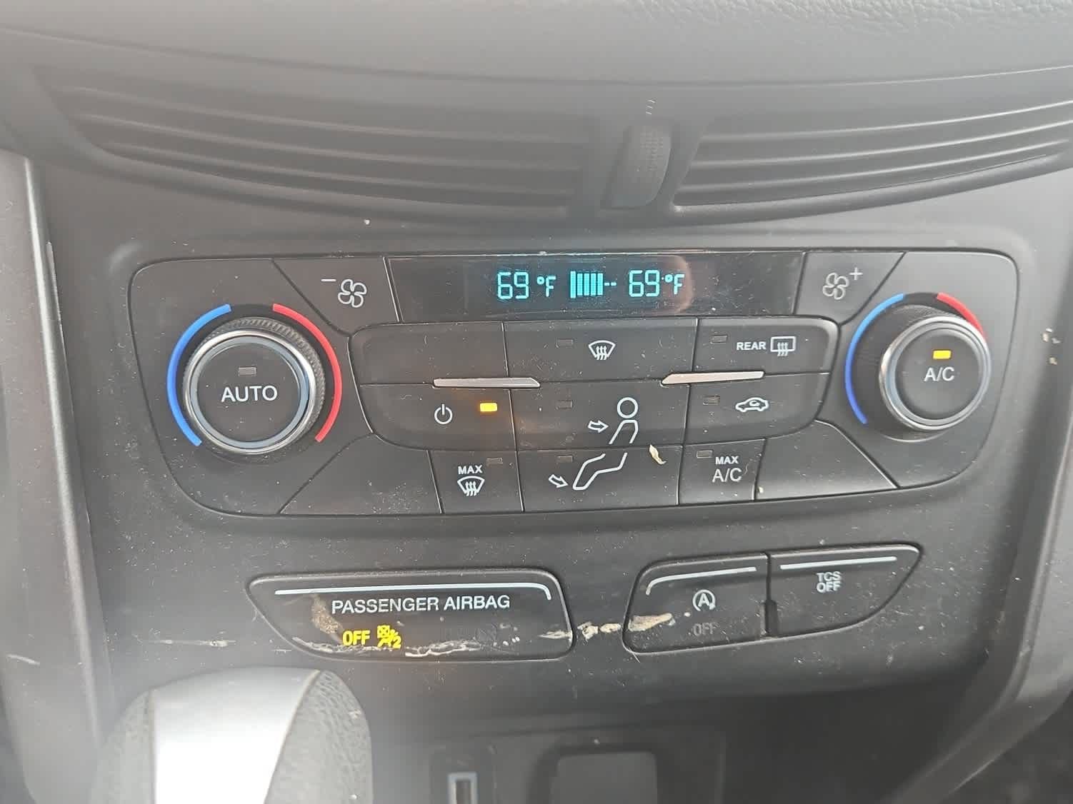 Certified 2017 Ford Escape SE w/ Equipment Group 201A AWD/4WD image 17