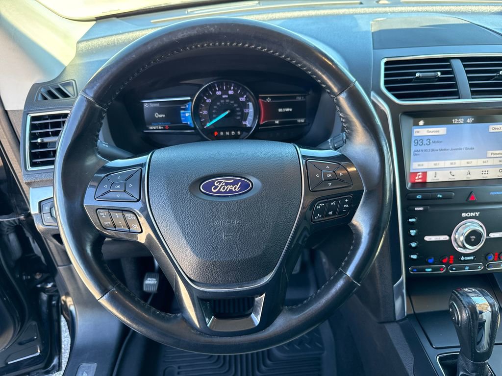 Certified 2019 Ford Explorer Limited w/ Limited Luxury Package image 15