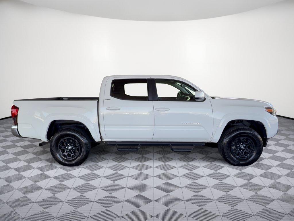 Used 2022 Toyota Tacoma SR5 AWD/4WD image 8
