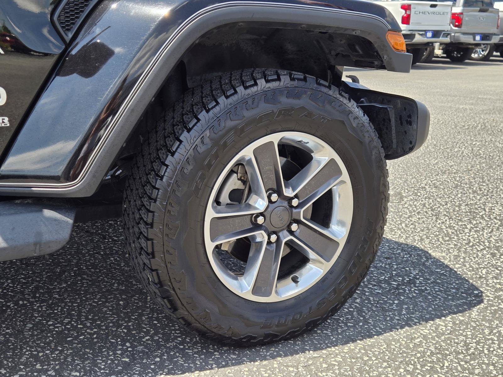 Used 2019 Jeep Wrangler Unlimited Sahara AWD/4WD image 7