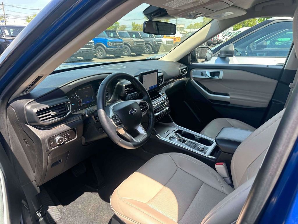 Certified 2023 Ford Explorer Limited w/ Equipment Group 301A AWD/4WD image 14