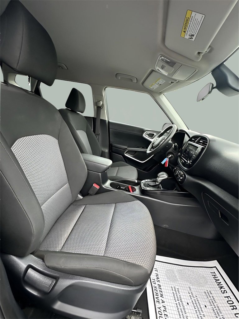 Used 2023 Kia Soul LX w/ LX Technology Package image 15
