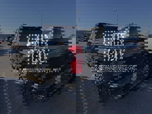 Used 2022 Chevrolet Silverado 1500 RST w/ Redline Edition image 2