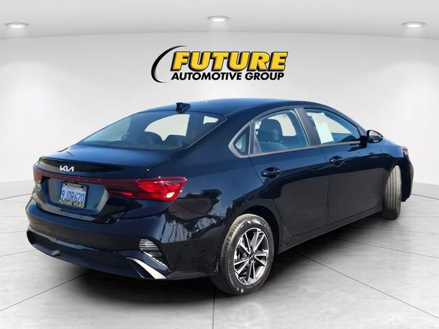 Used 2023 Kia Forte LXS w/ LXS Technology Package FWD image 5