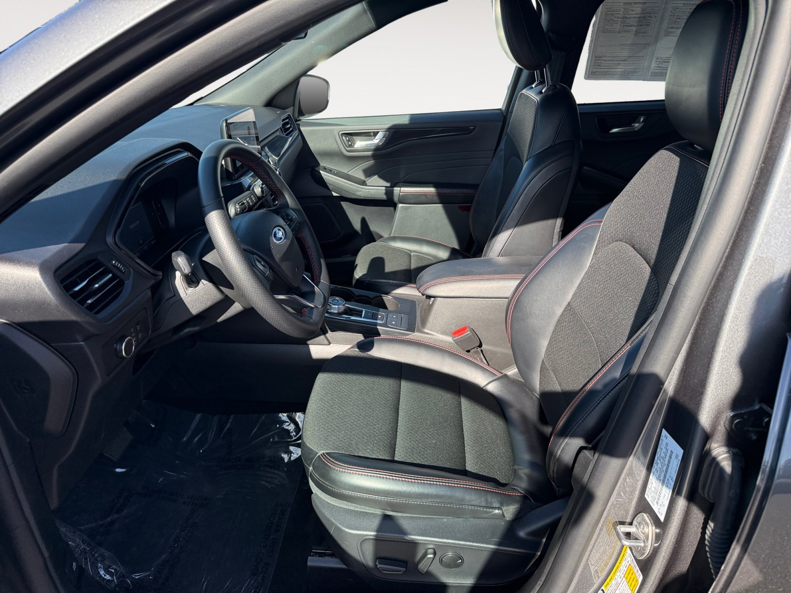 Certified 2025 Ford Escape ST-Line FWD image 10
