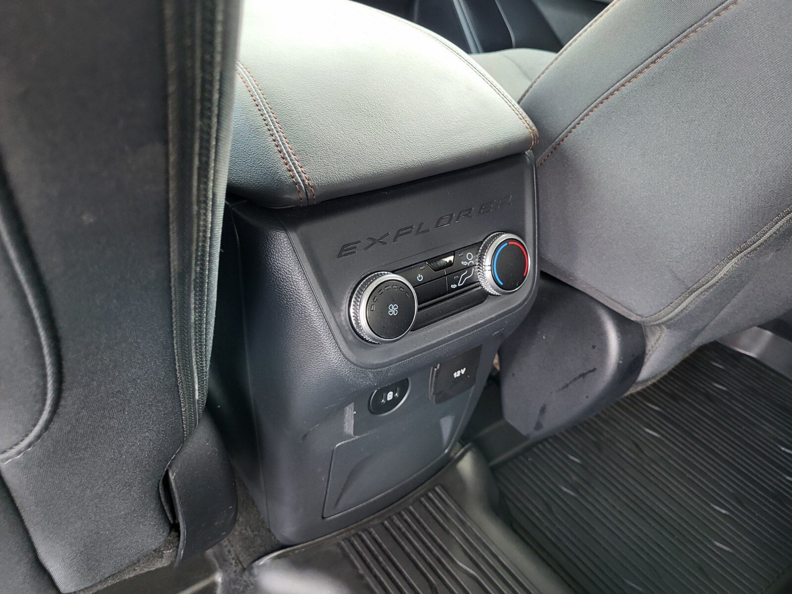 Certified 2025 Ford Explorer Active RWD image 18
