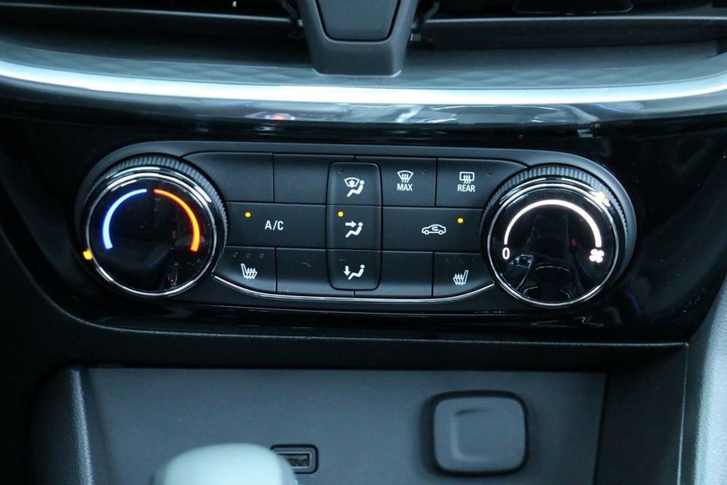 Used 2026 Buick Encore GX Sport Touring w/ Advanced Technology Package AWD/4WD image 28