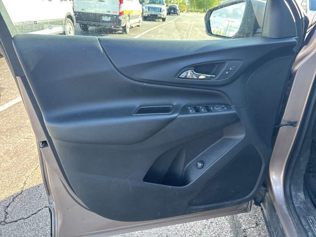 Used 2019 Chevrolet Equinox LT w/ Driver Convenience Package FWD image 14