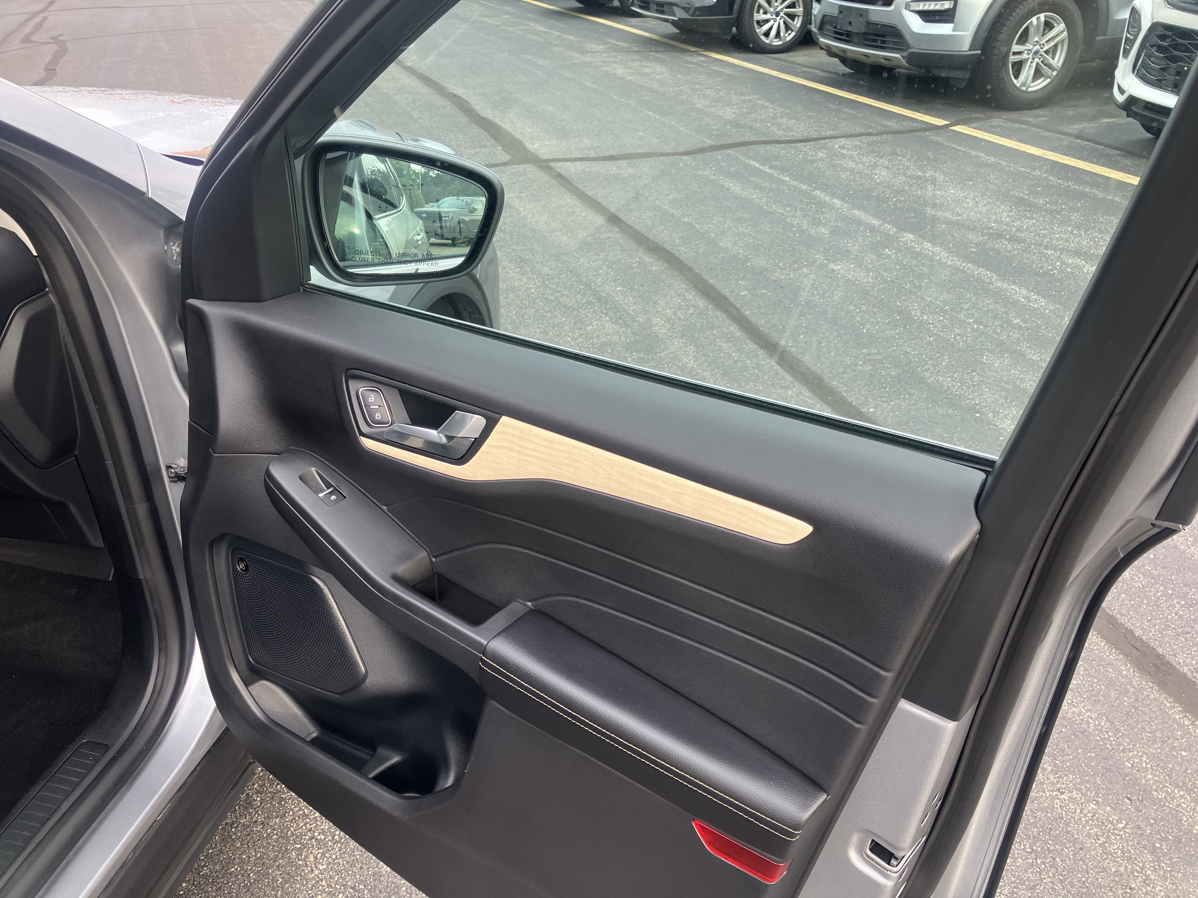 Certified 2021 Ford Escape Titanium w/ Titanium Elite Package AWD/4WD image 10