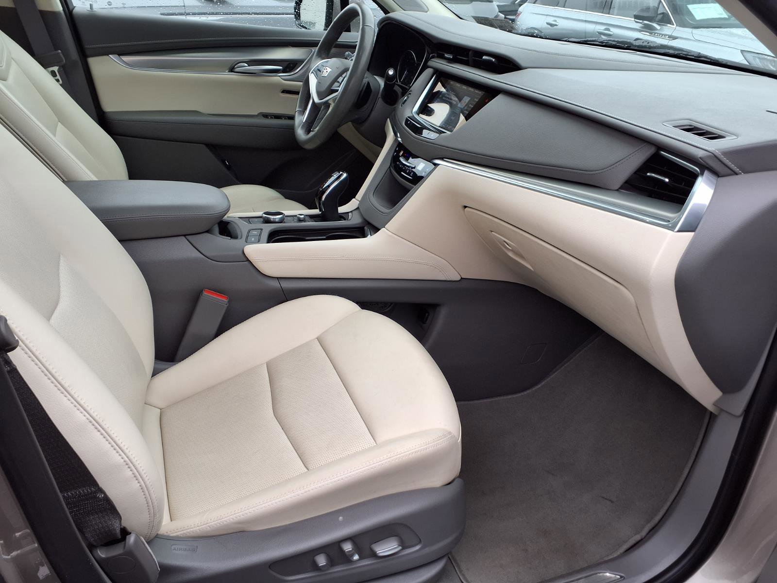 Used 2023 Cadillac XT5 Premium Luxury image 11